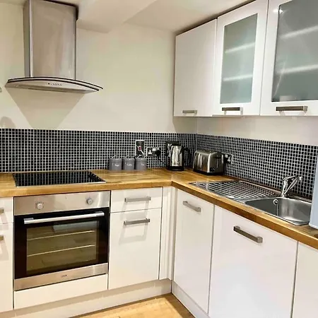 Forbury Apartment, 3 Guests, Free Parking & Wifi, Close To Uni, Hospital & Town Centre Reading Exterior photo