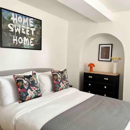 Forbury Apartment, 3 Guests, Free Parking & Wifi, Close To Uni, Hospital & Town Centre Reading Exterior photo