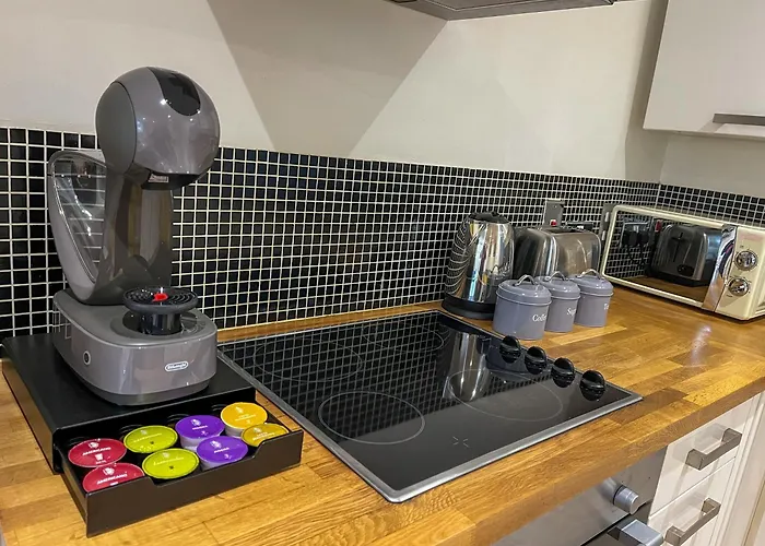 Forbury Apartment, 3 Guests, Free Parking & Wifi, Close To Uni, Hospital & Town Centre