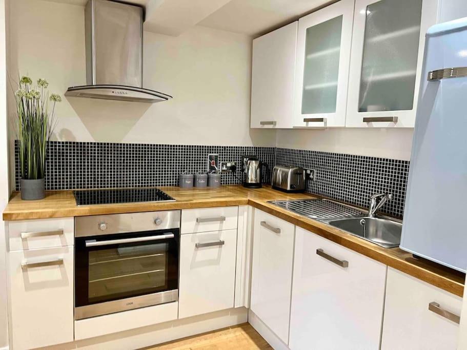 Apartment Forbury Apartment, 3 Guests, Free Parking & Wifi, Close To Uni, Hospital & Town Centre Reading