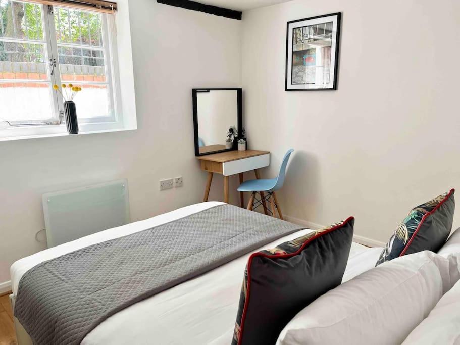 Apartamento Forbury Apartment, 3 Guests, Free Parking & Wifi, Close To Uni, Hospital & Town Centre Reading